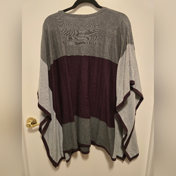 Calvin Klein One Size poncho tunic - Picture 2 of 3